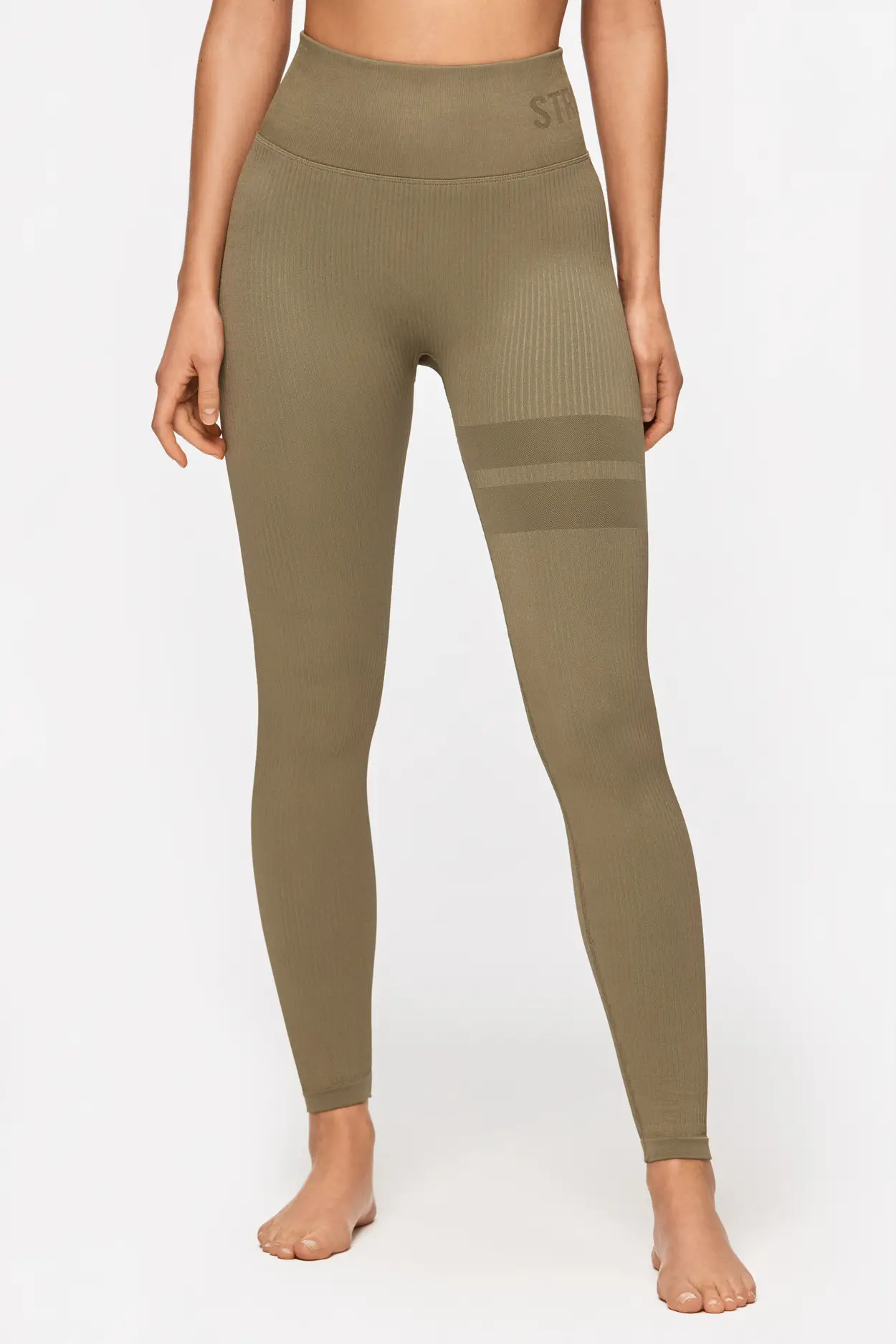 Seamless leggings with wide waistband Brown – Form and Grace