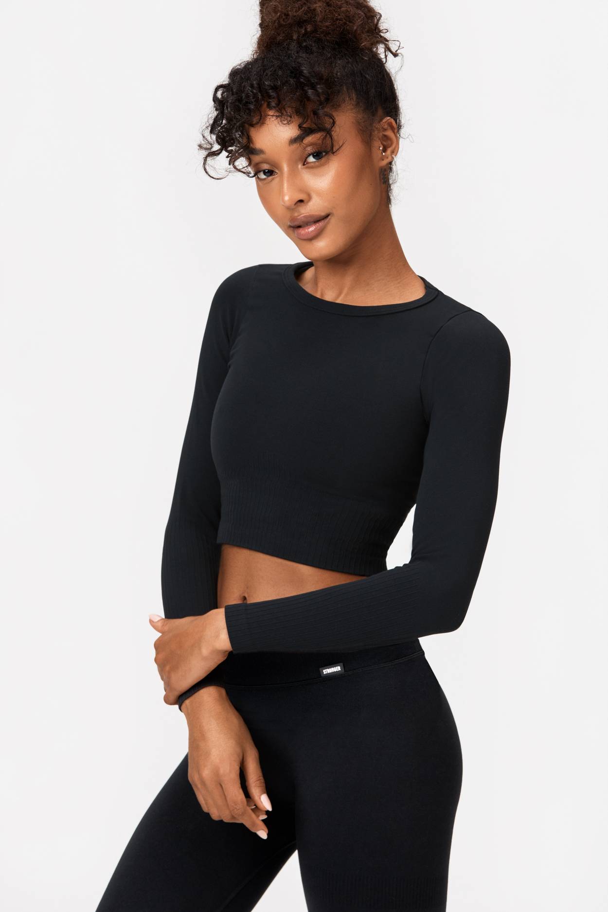 Styvibe Women Black Full Sleeve Round Neck Crop Top