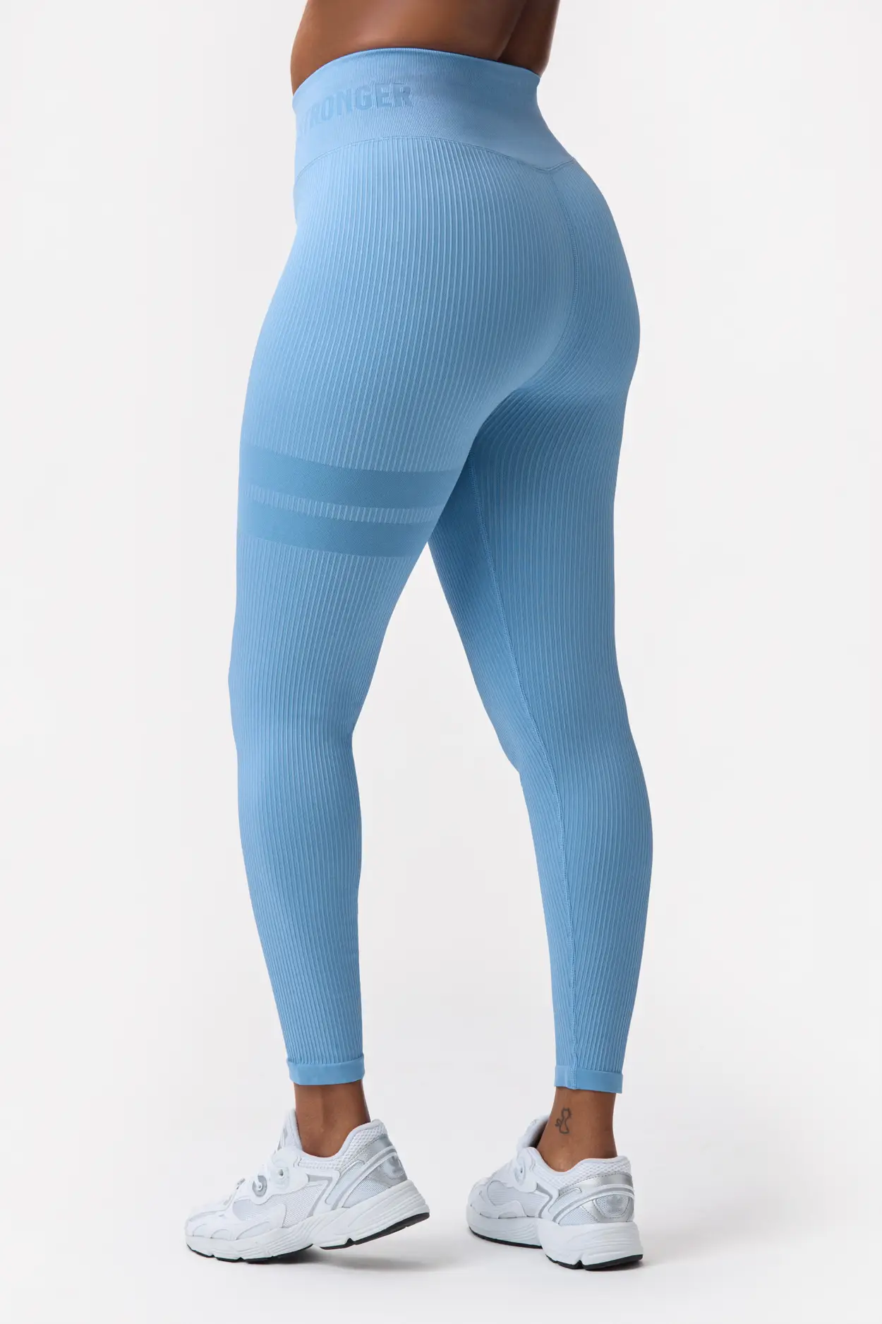 How to Choose Between Leggings and Shorts – Bombshell Sportswear
