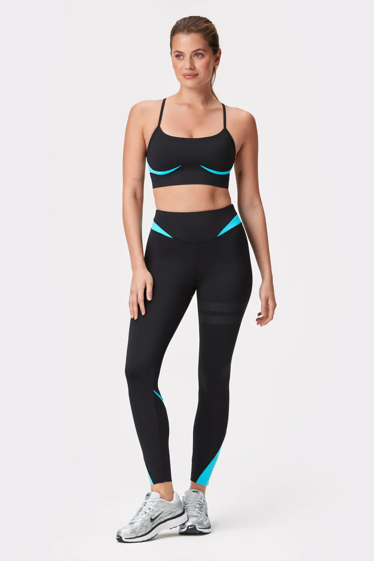 Strapt Apparel - ➖➖➖➖➖➖➖➖➖➖➖➖➖ Item: SA Lifestyle Leggings X Strapt Sports  Bra ➖➖➖➖➖➖➖➖➖➖➖➖➖➖➖➖ • Customized Tri-Blend Material Anti-Microbial  Mid-High Waist Mesh Side Inserts Lightweight, Soft, Breathable Non See  Through